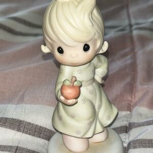 Precious Moments Enesco #521310 Yield Not To Temptation Figurine 1989 New No Box